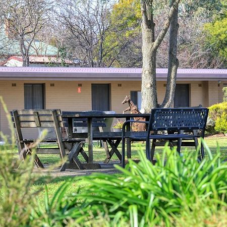 Hamilton Hume Motor Inn Yass Bagian luar foto