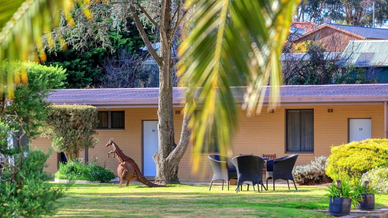 Hamilton Hume Motor Inn Yass Bagian luar foto