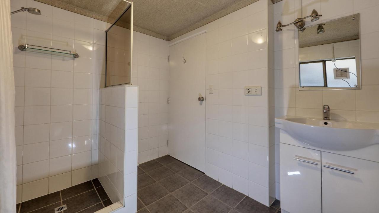 Hamilton Hume Motor Inn Yass Bagian luar foto