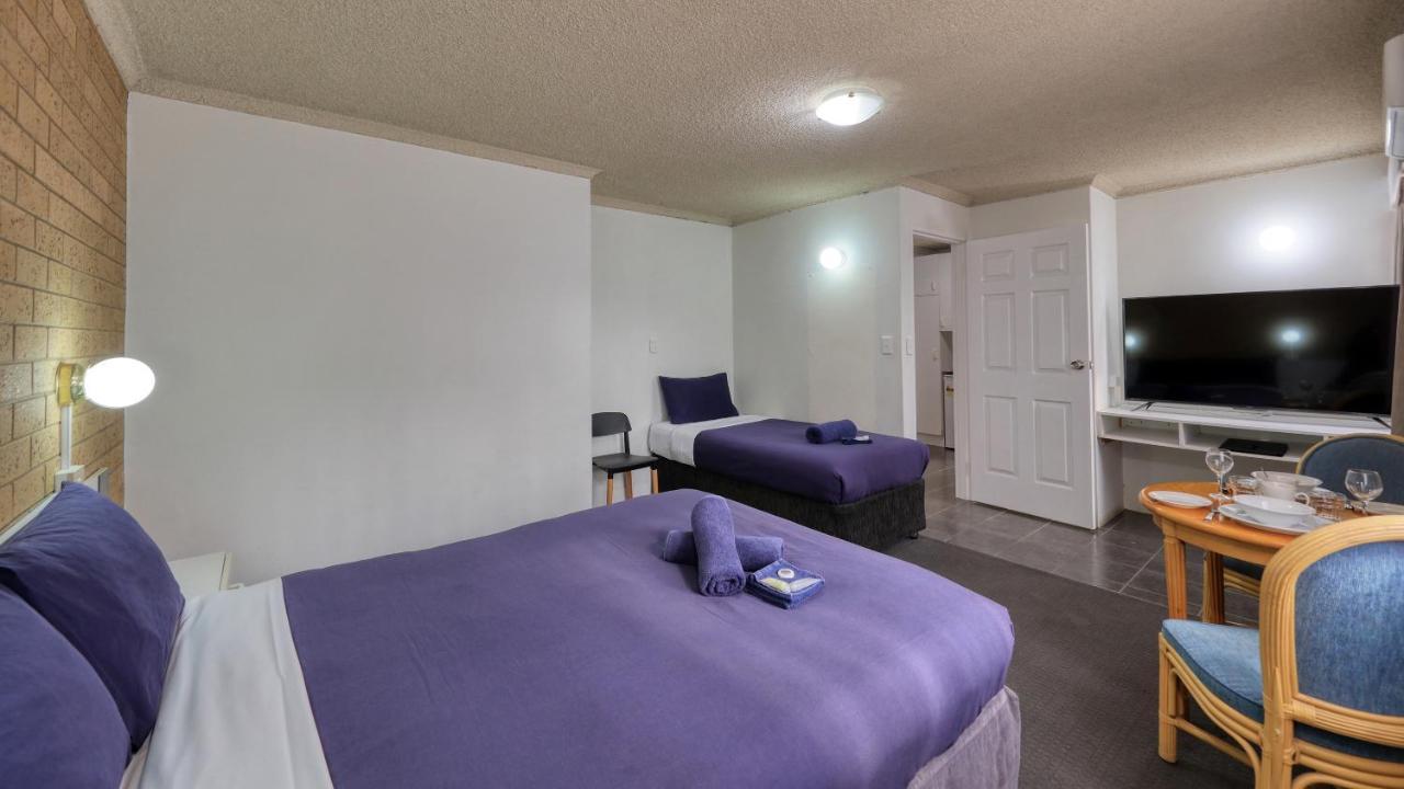 Hamilton Hume Motor Inn Yass Bagian luar foto
