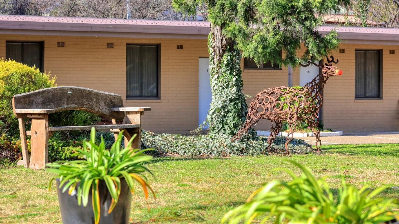 Hamilton Hume Motor Inn Yass Bagian luar foto
