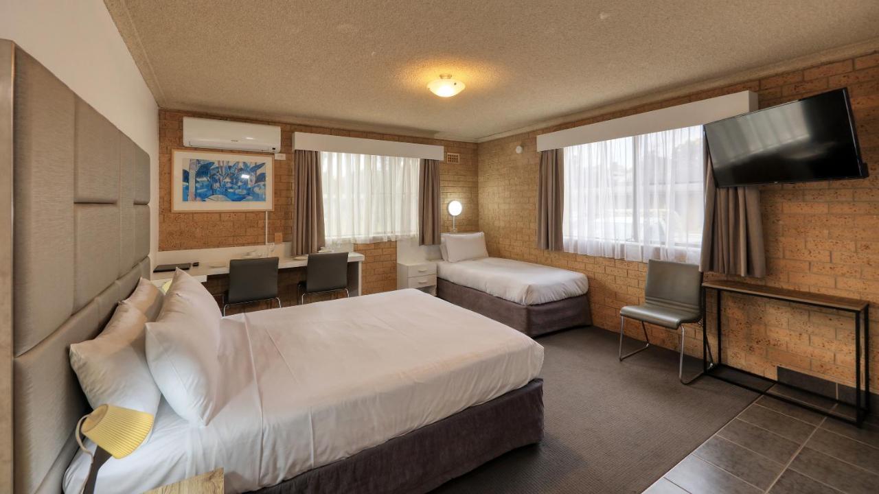 Hamilton Hume Motor Inn Yass Bagian luar foto