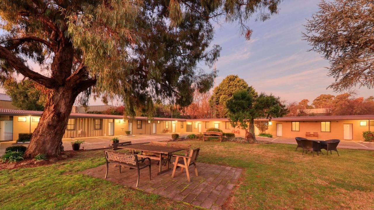Hamilton Hume Motor Inn Yass Bagian luar foto